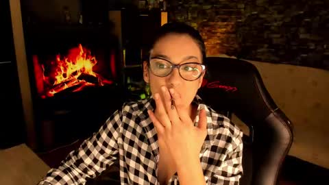 Snapshot of xlaracroftx chatting on March 8, 9:40 pm Lara online show from March 8, 9:40 pm