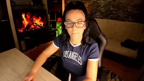Snapshot of xlaracroftx chatting on March 10, 10:02 pm Lara online show from March 10, 10:02 pm