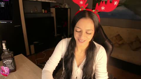 Snapshot of xlaracroftx chatting on December 22, 1:12 am Lara online show from December 22, 1:12 am