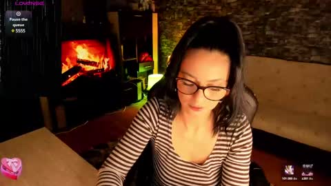 Snapshot of xlaracroftx chatting on March 12, 8:31 pm Lara online show from March 12, 8:31 pm