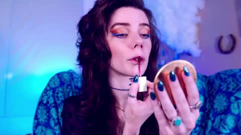 Bella Bondai online show from March 31, 11:05 pm