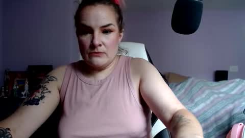 xocallalily online show from December 14, 4:24 pm