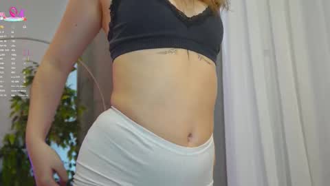 Snapshot of xohanna chatting on October 16, 7:33 am Milana online show from October 16, 7:33 am