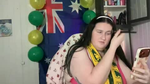 xopeachybaby online show from July 5, 4:51 am
