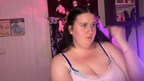 xopeachybaby online show from July 27, 11:29 am