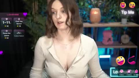 Snapshot of xoxo_molly chatting on October 14, 9:50 pm xoxo_molly online show from October 14, 9:50 pm
