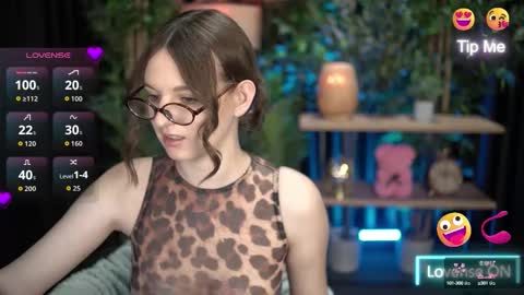 Snapshot of xoxo_molly chatting on October 11, 9:17 pm xoxo_molly online show from October 11, 9:17 pm