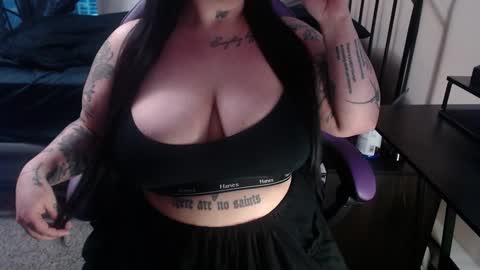 Snapshot of xrileyschembri chatting on February 2, 1:02 am xorileyschembri online show from February 2, 1:02 am