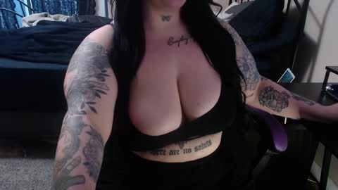 Snapshot of xrileyschembri chatting on March 2, 1:37 am xorileyschembri online show from March 2, 1:37 am