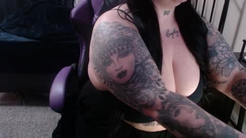 Snapshot of xrileyschembri chatting on February 13, 2:12 am xorileyschembri online show from February 13, 2:12 am