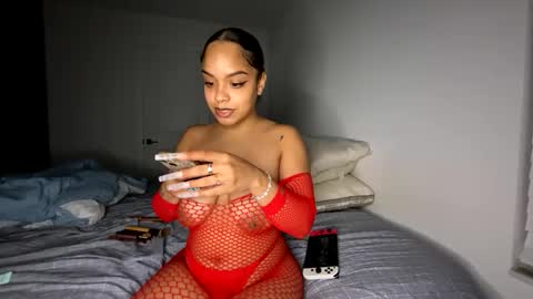 Snapshot of xstargazingx chatting on February 21, 3:45 am xStarGazingx online show from February 21, 3:45 am
