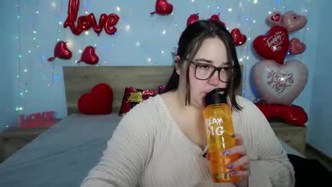Snapshot of xx_daniella_xx chatting on February 15, 7:28 pm xx daniella xx online show from February 15, 7:28 pm
