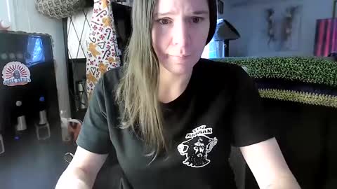 Snapshot of xxdana chatting on January 18, 10:39 pm Deezy online show from January 18, 10:39 pm