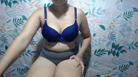 xxhott_ online show from November 28, 2:47 am
