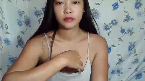 Snapshot of xxkylie18 chatting on October 8, 10:14 pm xxkylie18 online show from October 8, 10:14 pm