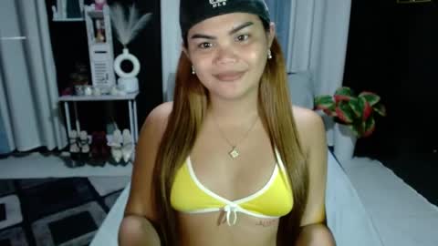 Kylie Smith online show from June 5, 12:37 am