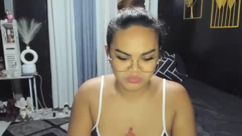 Kylie Smith online show from June 27, 12:06 pm