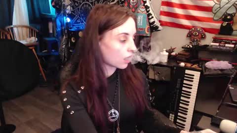 Snapshot of xxlilithmoonxx chatting on September 23, 5:38 am Lilith online show from September 23, 5:38 am