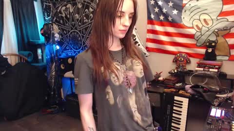 Snapshot of xxlilithmoonxx chatting on September 18, 4:44 am Lilith online show from September 18, 4:44 am