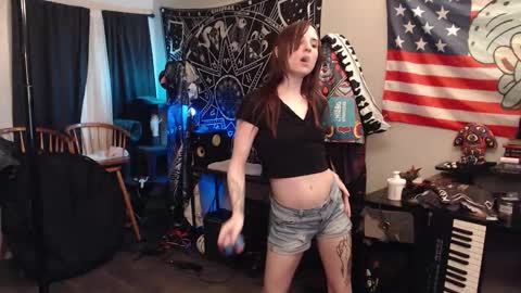 Snapshot of xxlilithmoonxx chatting on September 26, 6:00 am Lilith online show from September 26, 6:00 am