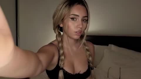 Sienna online show from July 27, 12:40 am