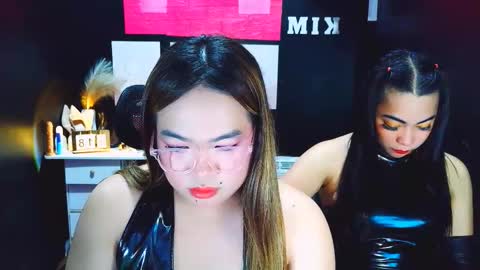 xxslutty kim online show from December 18, 6:29 am