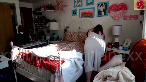 Snapshot of xxstrawberryjanexx chatting on January 28, 8:58 pm Strawberry Jane online show from January 28, 8:58 pm