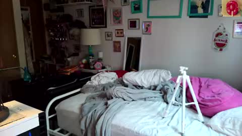 Strawberry Jane online show from July 14, 3:33 am