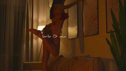 Molly online show from March 30, 1:00 pm