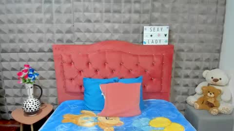 Sara online show from December 7, 1:58 am