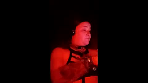 xxxtiffinyxxx online show from December 16, 4:40 am