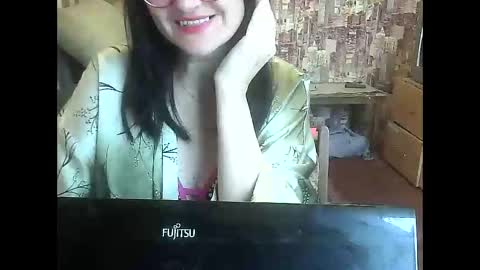 Snapshot of yanafiesta chatting on October 21, 10:19 am yanafiesta online show from October 21, 10:19 am