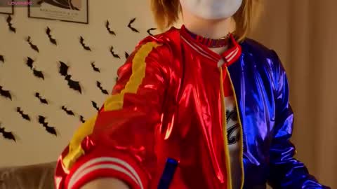 Kate online show from November 1, 1:59 pm