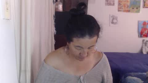 yasmin_love85 online show from May 26, 3:33 pm