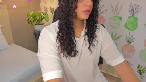 Snapshot of yaya23x chatting on October 1, 3:17 pm yaya23x online show from October 1, 3:17 pm