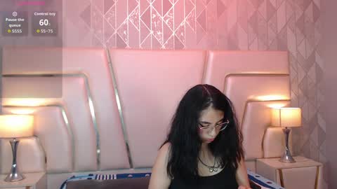 Yaya  online show from May 20, 12:13 pm