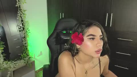 Yeli Amber online show from November 30, 4:27 am