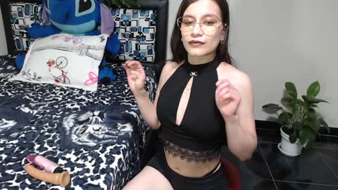 Snapshot of yeliana_will chatting on January 14, 1:04 am yeliana_will online show from January 14, 1:04 am