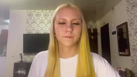 Lana online show from July 22, 5:25 pm
