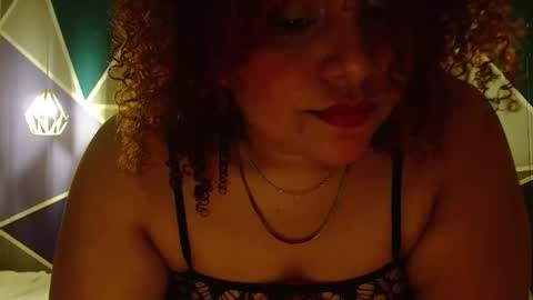 Snapshot of yera_carey chatting on October 4, 1:00 am yera_carey online show from October 4, 1:00 am