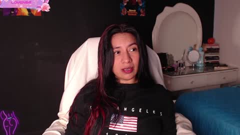 Yesi online show from February 8, 4:46 pm