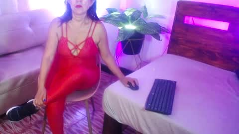 Snapshot of yeseniaa25_ chatting on September 11, 6:08 pm Yeseniaa25  online show from September 11, 6:08 pm