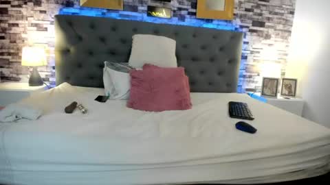 Yeseniaa  online show from July 28, 12:48 pm
