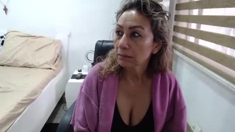 Snapshot of yessilatin chatting on March 8, 11:56 am jessy online show from March 8, 11:56 am