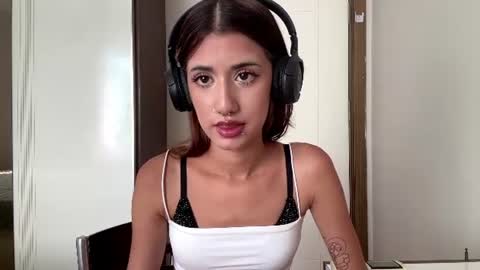 Julia 3 online show from July 20, 1:35 pm