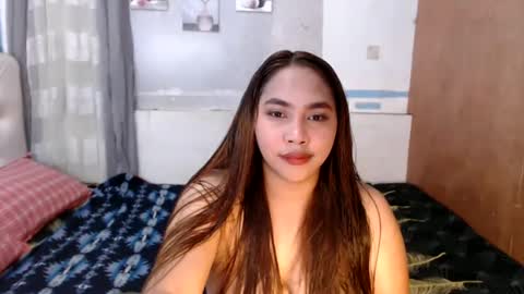 Snapshot of yhang_slut chatting on February 26, 7:02 am yhang_slut online show from February 26, 7:02 am