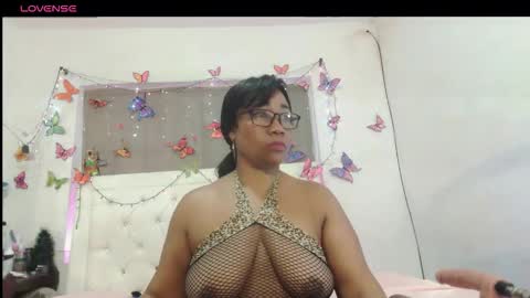 Yhazan Blake online show from November 6, 3:45 am