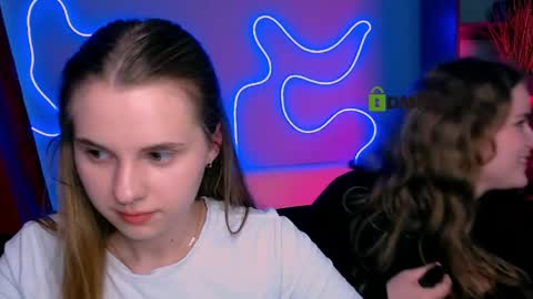 Ylia online show from April 14, 2:28 pm