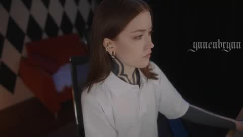 ynnenbrynn online show from April 18, 9:56 am