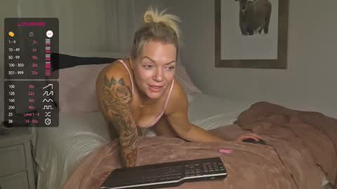 Yogiblondebangme online show from October 10, 3:33 am